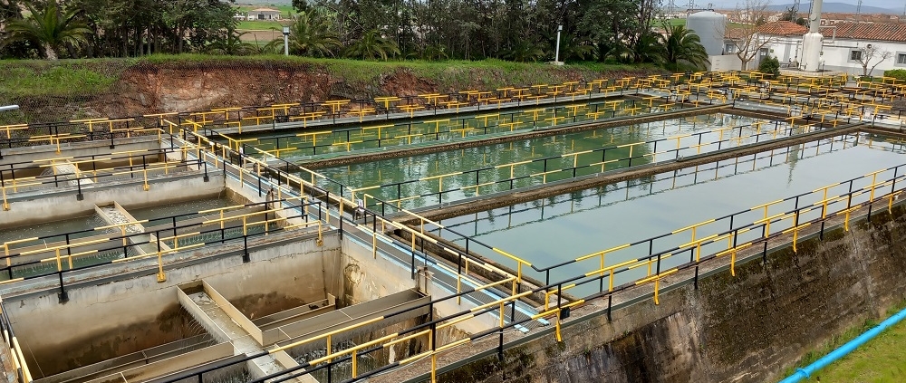 Aqlara comienza a dar servicio de abastecimiento de agua potable en 16 municipios de Badajoz